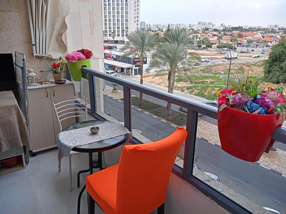 Marina Breeze Apartment Ashkelon Bagian luar foto