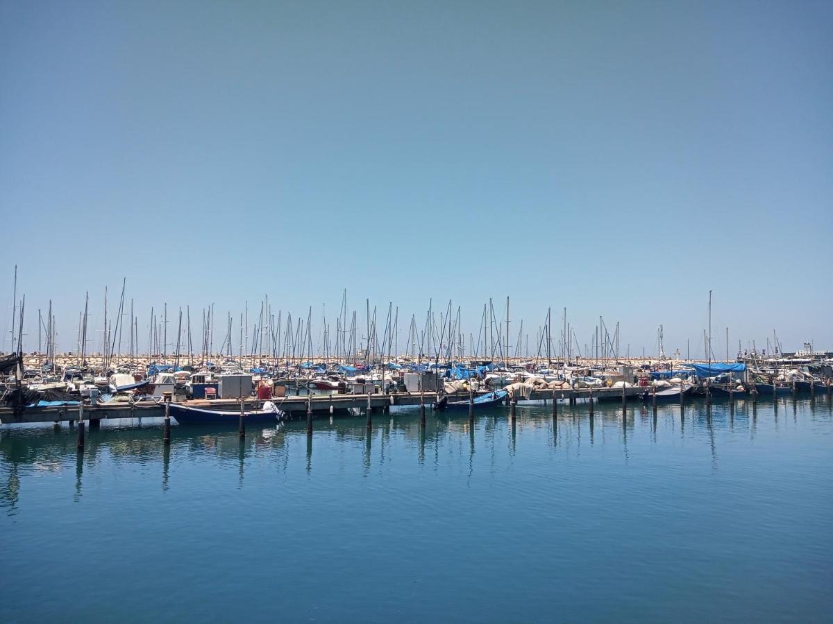 Marina Breeze Apartment Ashkelon Bagian luar foto