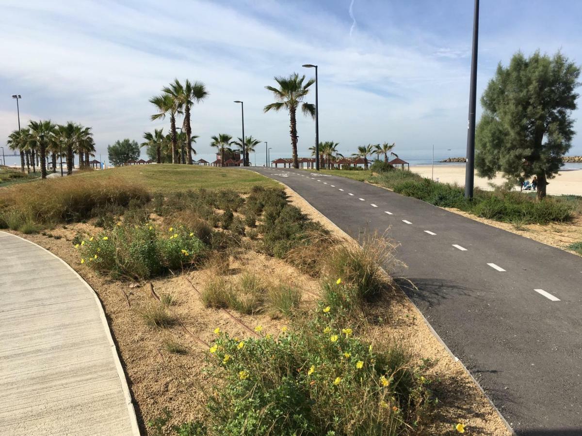 Marina Breeze Apartment Ashkelon Bagian luar foto